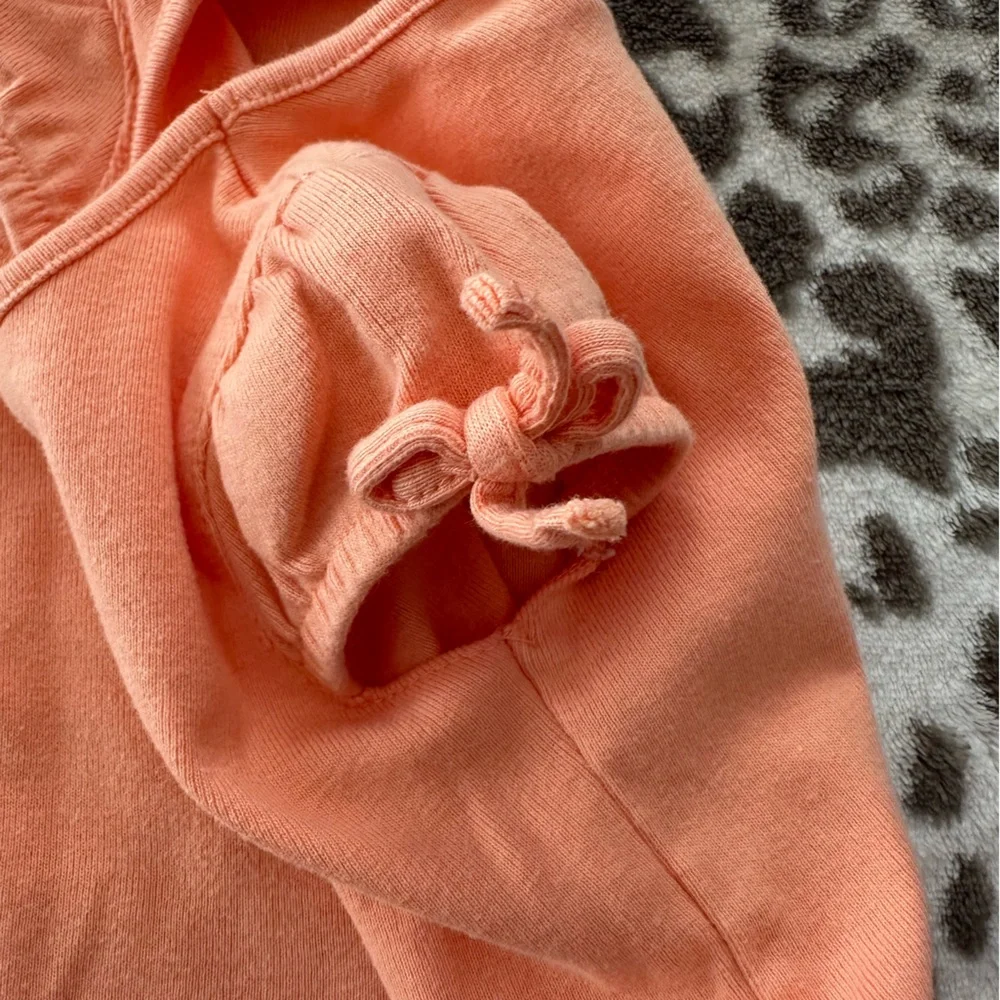 2006 Old Navy Short Sleeve Bodysuit Onesie in Peach Orange Size 6-12 months